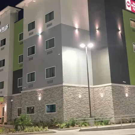 Best Western Plus Mid County