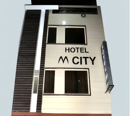 Hotel M City