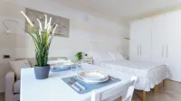 Apartments & Suites Vento Mare Hotels near Capo d'Orso