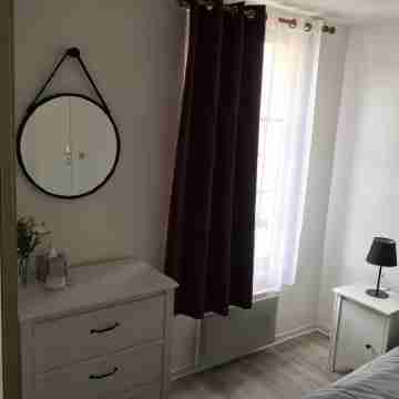 City Center Apartment Parking Rooms