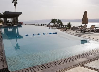 O Beach Hotel & Resort