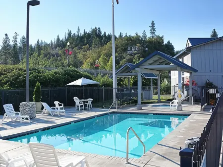 Edgewater Inn Shady Cove Отели в г. Трейл