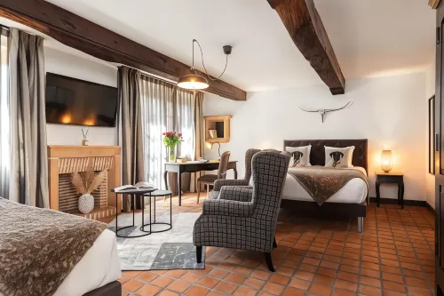 Contact Hôtels le Savigny & Spa Hotels in Blace