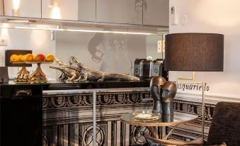 Teatro Boutique Rooms & Suites