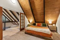 Luxury A-Frame with Hot Tub! 15 Mins to Stevens Pass - Misty Mt. Haus