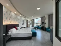 Le Six Hotel and Resort - parking