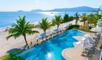 Palace Praia Hotel - สระว่ายน้ำแบบอินฟินิตี้