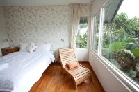 Syllo 2 | 4BR Bright Dago Pakar Resort Villa w/ View & BBQ