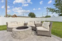 3-bedroom/2Bathroom House with Parking, High Speed WiFi and Large Outdoor Patio - 4つ星