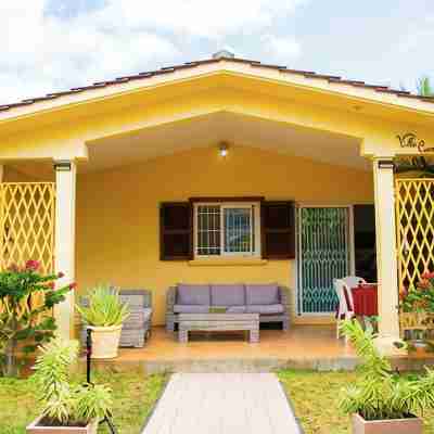 Villa located 2 minutes from the beach, close to shops, most beautiful corner of Mauritius Hotel Exterior