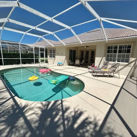 Charming 2-bedroom house with WiFi, AC in fabulous Bonita Springs