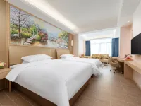 Vienna Hotel (Maoming's first Beach Hotel in China)