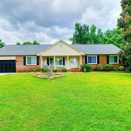 Welcome to “Persimmon Grove” the Cozy Farmhouse with Modern Amenities