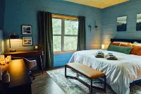 Hideout Haven- SPA-Firepit-Game Room-Outdoor Cinema-Dog Friendly-Near Wineries!