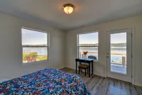 Hood Canal waterfront five bedrooms hottub watercrafts boat launch Olympic view