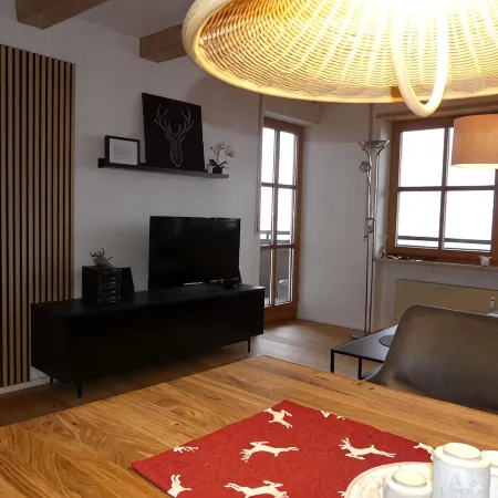 Cozy vacation apartment with large balcony. Mountain view included.