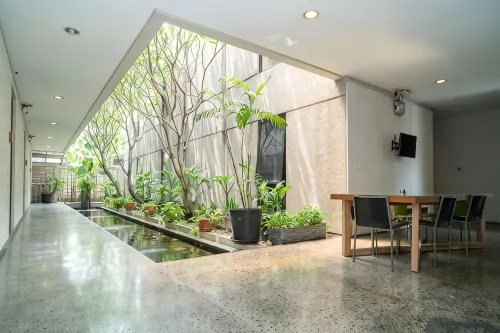 Three J Residence - Pensions