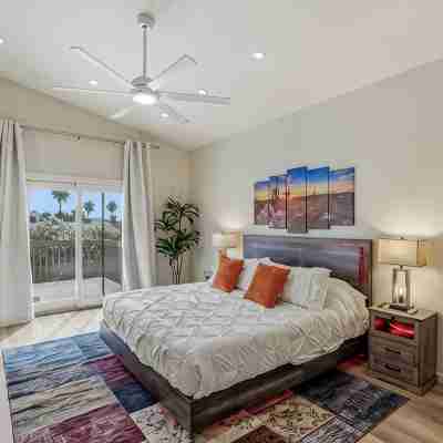 Sparkling Saltwater Pool • Spa • FirePit • Free Netflix • WiFi • 4Br/3BA Rooms