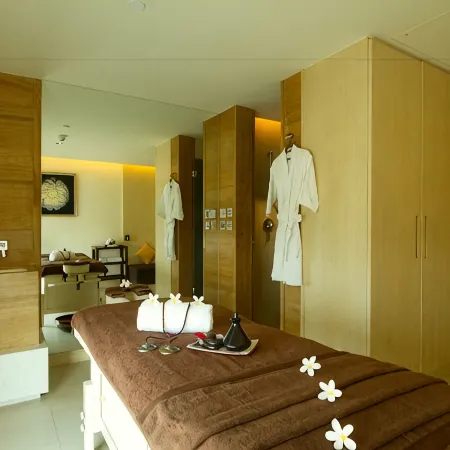 Holiday Inn Mumbai International Airport by IHG