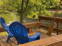 Charming 4-bedroom chalet with lake access in enchanting Innsbrook. - Chalets