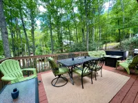 Cozy Mountain Cabin in Peaceful Setting /Near Hiking, Biking & Beech Mtn Resort