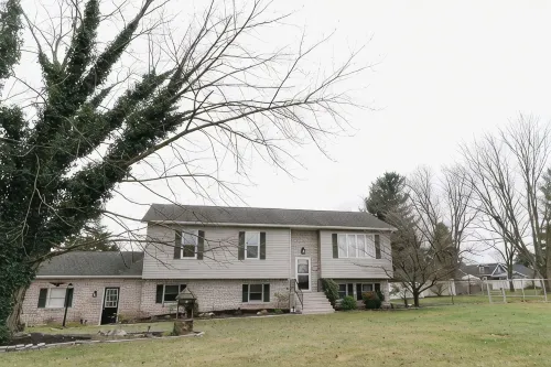 The Gathering Place at Gettysburg. Spacious 4 Bdrm Retreat with Deck and Grill. - 4-Star