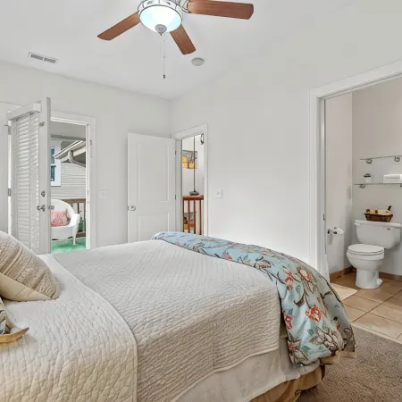 Elegant Downtown Chattanooga Retreat Near Riverfront & Utc  Sleeps 6 Fireplace