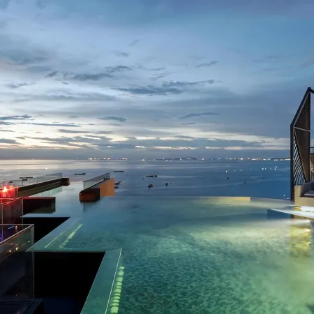 The Edge Central Pattaya – Near Beach, Central & Walking Street by Smile