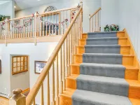 4000 sq. ft. With EXTRA LARGE BRAND NEW HOT TUB. Directly across from Ski Resort Hotels in Hunter