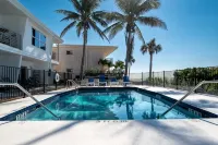 Charming 1-bedroom, Beachfront condo in fabulous Longboat Key steps to the beach - Strand