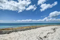 Your luxury home sleeps 10 on the World's number one Island and beach - 4-Star