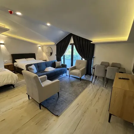 Jest Hotel