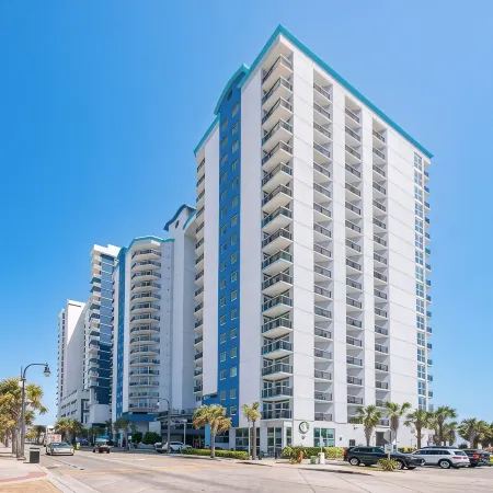 New Peaceful Oceanfront 2BR Retreat with Gorgeous Views