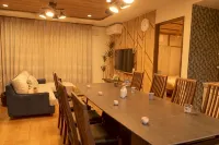 Kantarō & Monetarō's Circle Inn - balcony