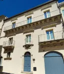 P43 Sicilian Suites
