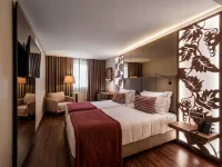 Turim Oporto Hotel Отели рядом с достопримечательностью «Церковь кармелитов»