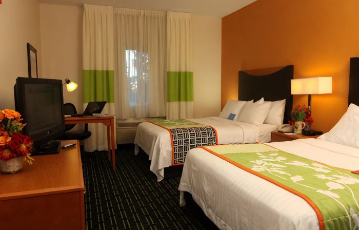 AmericInn by Wyndham St. Cloud MN Shopping Area