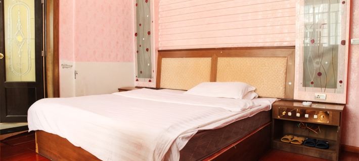 Lihu Hotel Отели в г. Дэцин