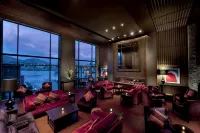 DoubleTree by Hilton Hotel Queenstown - bar
