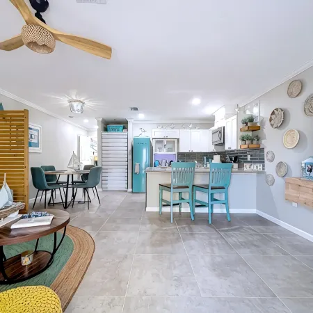 Wonderful Canal Front Condo on Lbk! Bring Your Boat!Cabana Beach Club Unit 11.