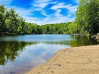 Huge Custom 4-Bedroom Chalet in Innsbrook Resort - Pet Friendly! Hotels in Innsbrook