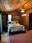 Cozy Cabin across the street from the Arkansas Grand Canyon on Hwy 7 - Homestays
