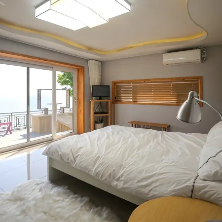 Namhae Bokkongii Seesru Ocean View Poolvilla