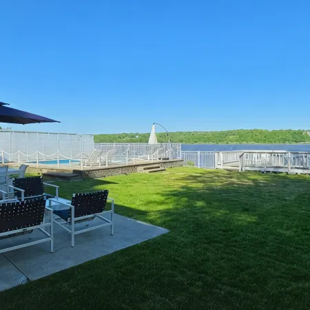Hudson River Waterfront/Hits 2 Miles Away/Spec Views/Pool/Stars/Deck/Private