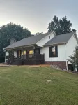 The Hidden Maple - 10 minutes to MSU - Pet & Kid Friendly - Secluded with Pond!