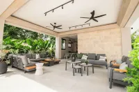 Expectacular View, pool, gym, club house, 2 Bedroom family friendly apartment - С тренажерным залом