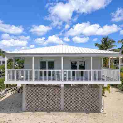 House in Islamorada, in exclusive Venetian Shores. Hotel Exterior