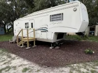 Shaanti Living • Cozy Private Camper 2 Hotels in Putnam County