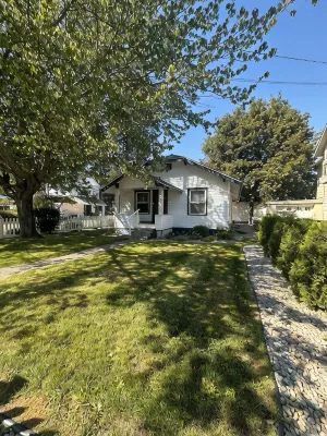 NEW! Lovely 4 Bedroom Garden Cottage Downtown Coeur d'Alene. Walk to everything! - Jacuzzi