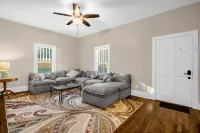 Charming 3BR/2BA Sleeps 6 in Graham, NC has everything you need! - 4-stjärniga
